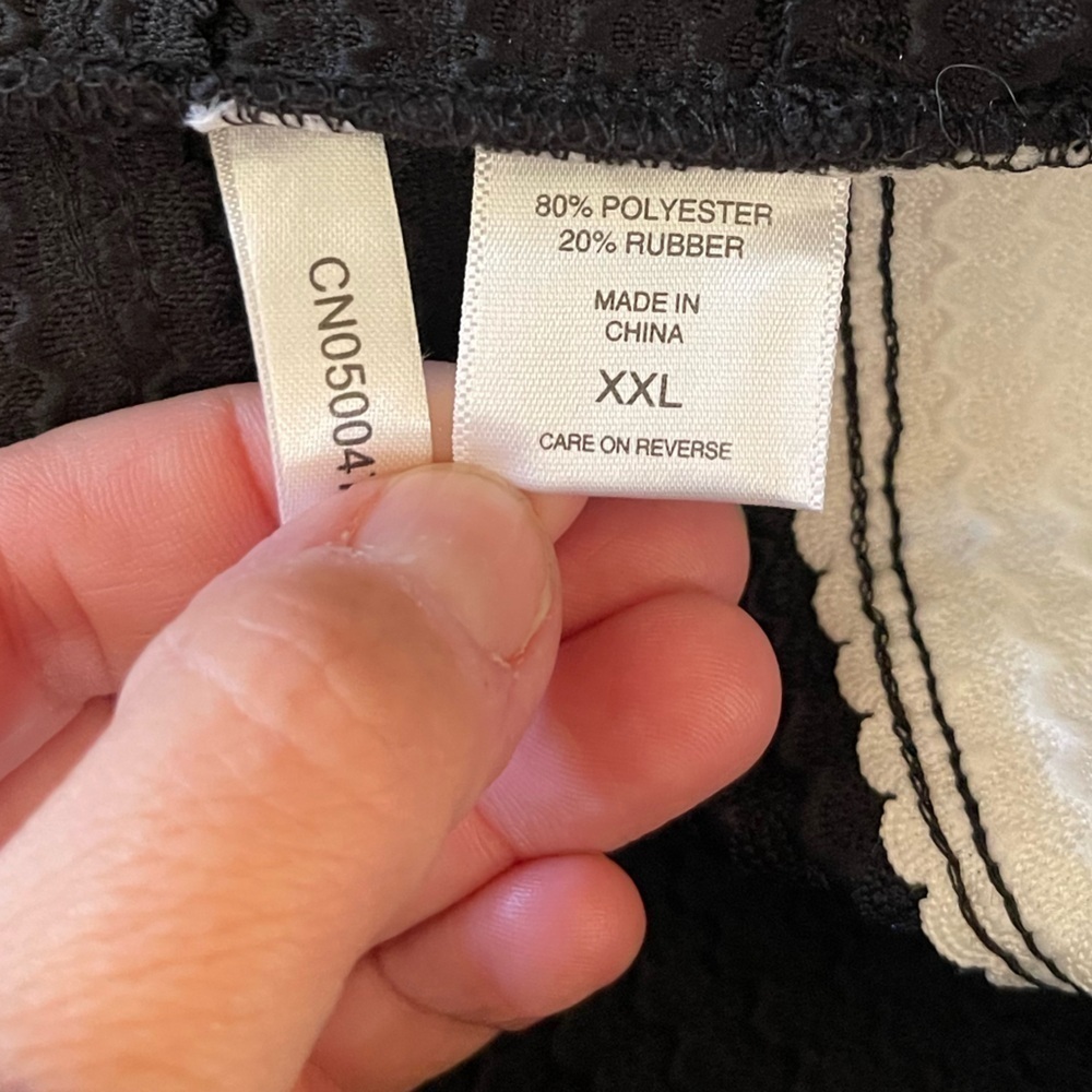 NWT! Women’s 7th avenue NY & Co. black & white sleeveless cross top XXL - Picture 4 of 4